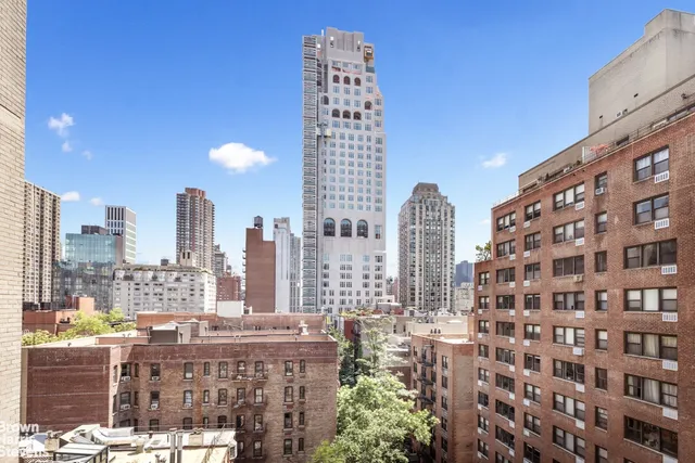 $795,000 | 200 East 78th Street, Unit 9A | Upper East Side