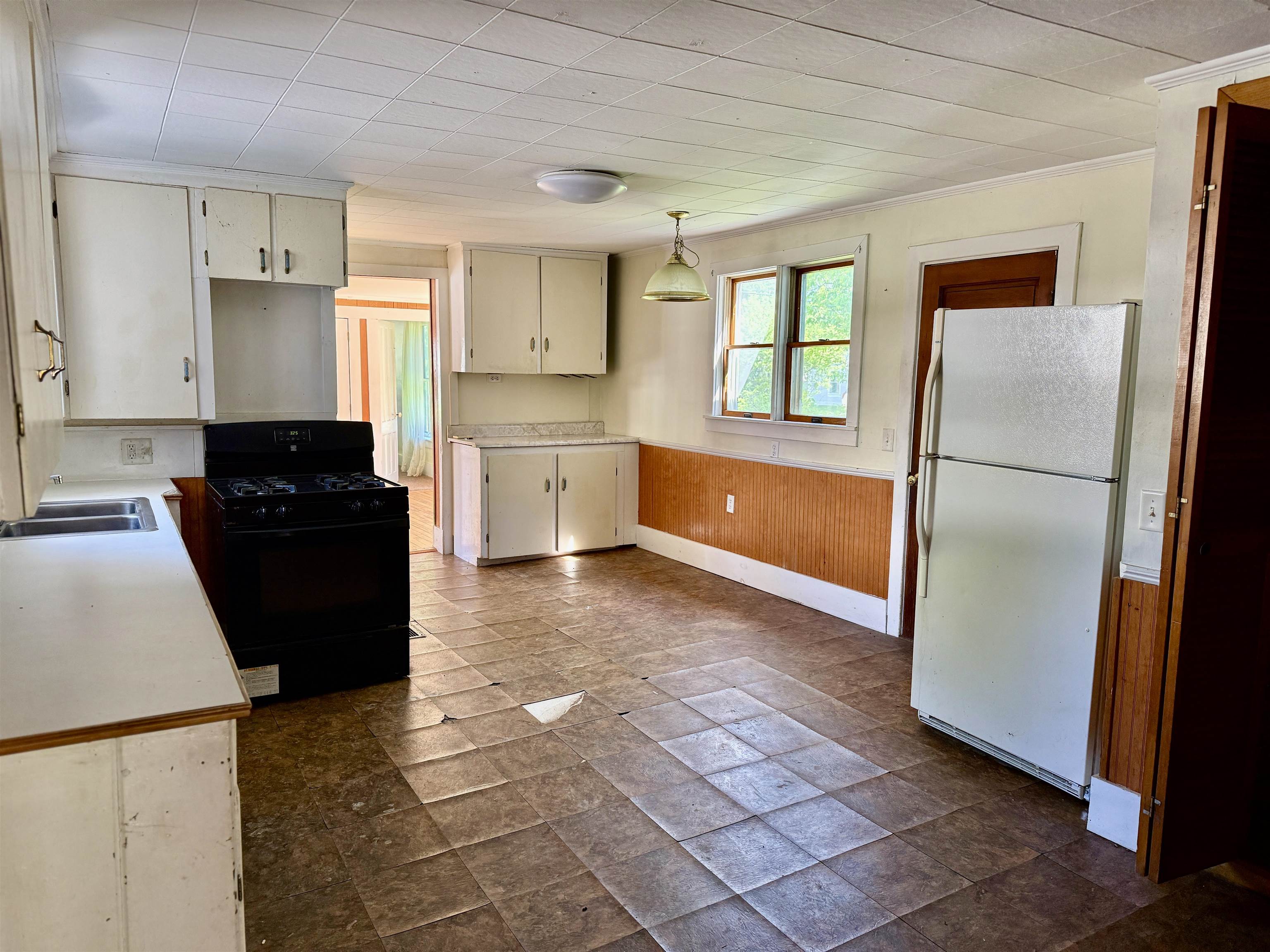 56 Maple Street Morristown, VT 05661 - Photo 11 of 41
