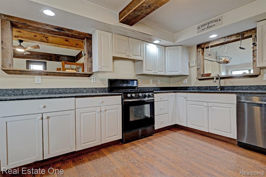 7560 Metcalf Road Avoca, MI 48006 - Photo 7 of 57