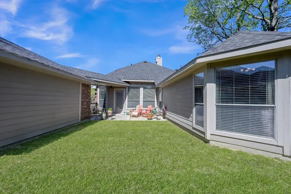 $330,000 | 2318 Caroline Park Lane, Spring, TX 77386
