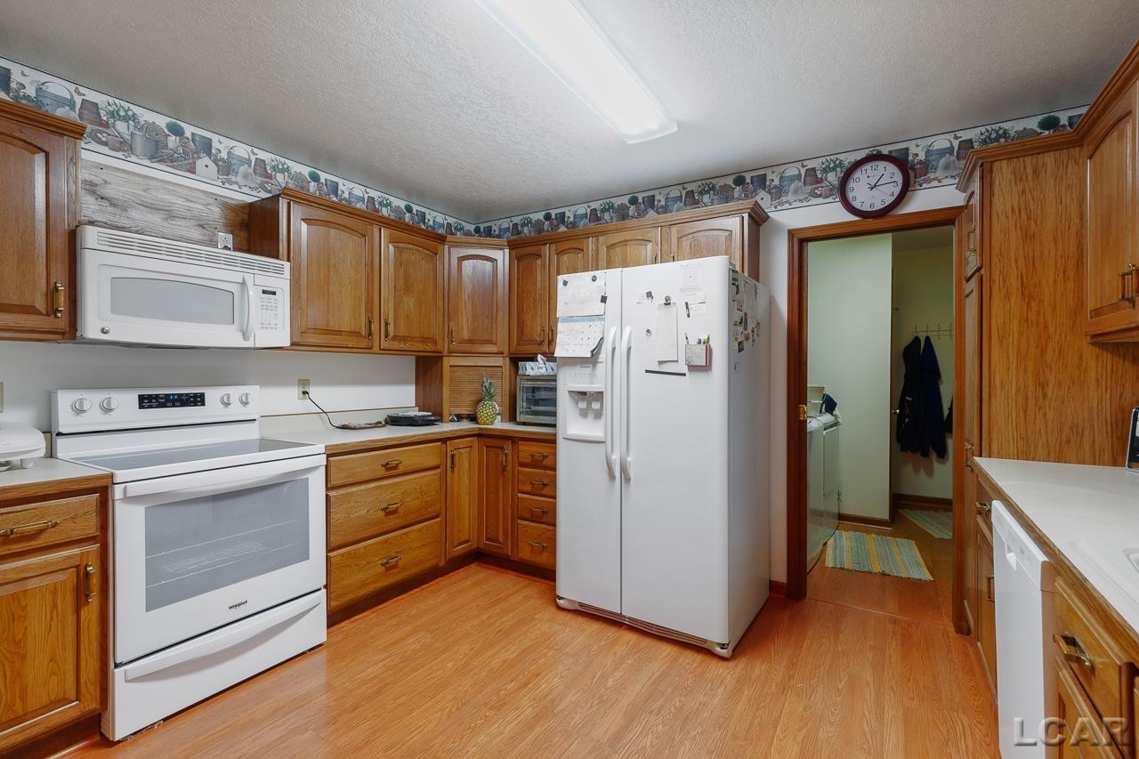1142 Sutton Road Adrian, MI 49221 - Photo 11 of 34 50101770-10.JPG