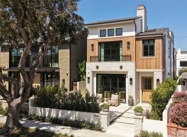 $9,300,000 | 303 Jasmine Avenue, Corona del Mar, CA 92625