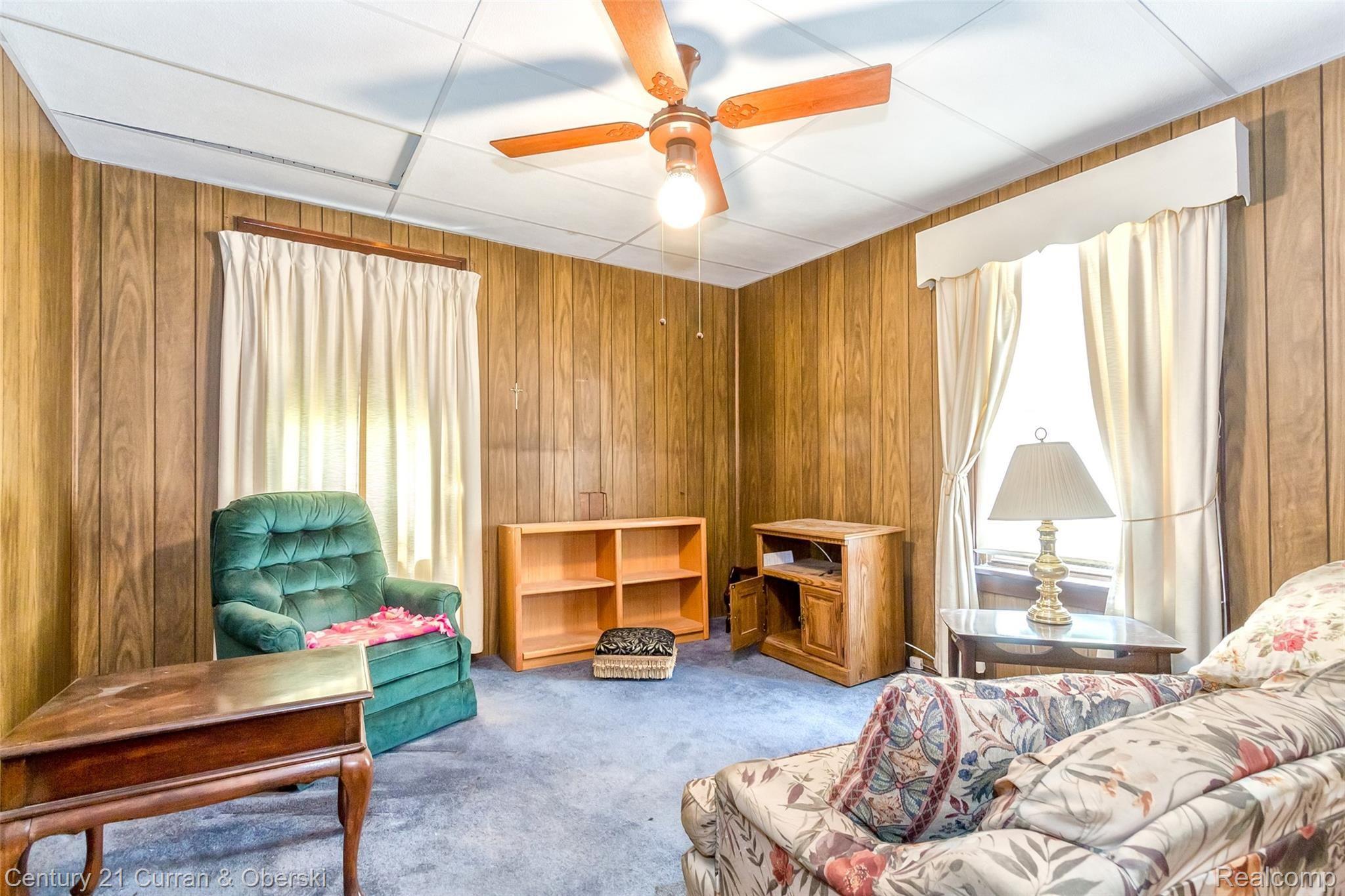 2830 William R Street Trenton, MI 48183 - Photo 13 of 29 12.jpg