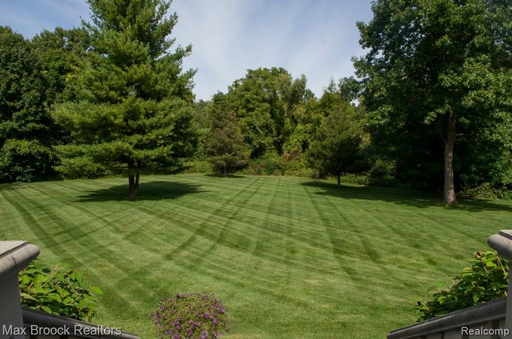 565 Sheldon Court Rochester, MI 48306 - Photo 72 of 75 380DSC_1792.jpg