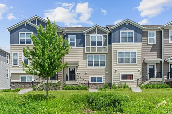 $460,000 | 2857 Lexington Place North, Roseville, MN 55113
