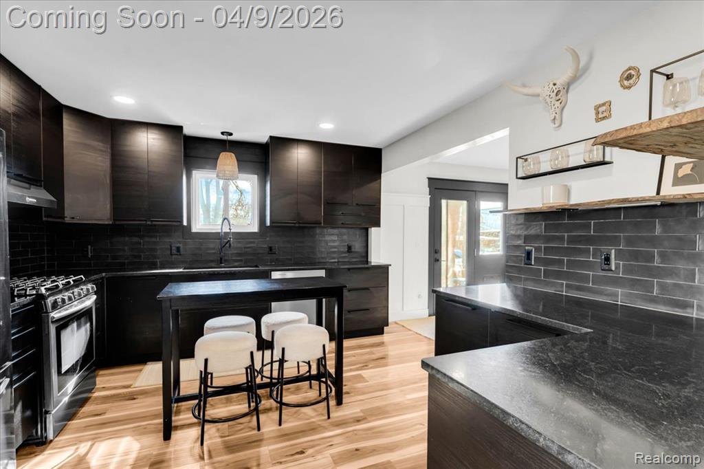 410 Stratford Road Ferndale, MI 48220 - Photo 8 of 38