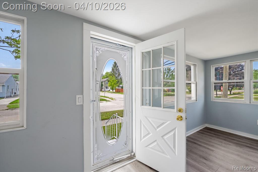 3690 Phillips Avenue Berkley, MI 48072 - Photo 5 of 33