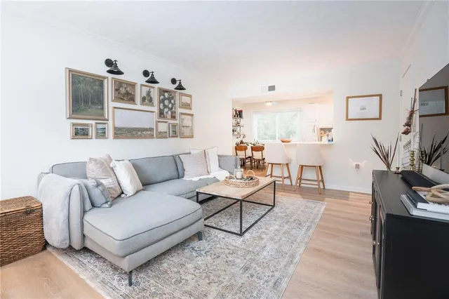 $1,700 | 100 Biscayne Drive Northwest, Unit D1, Atlanta, GA 30309