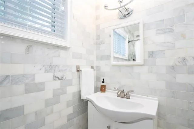 $1,700 | 100 Biscayne Drive Northwest, Unit D1, Atlanta, GA 30309