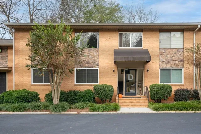 $1,700 | 100 Biscayne Drive Northwest, Unit D1, Atlanta, GA 30309