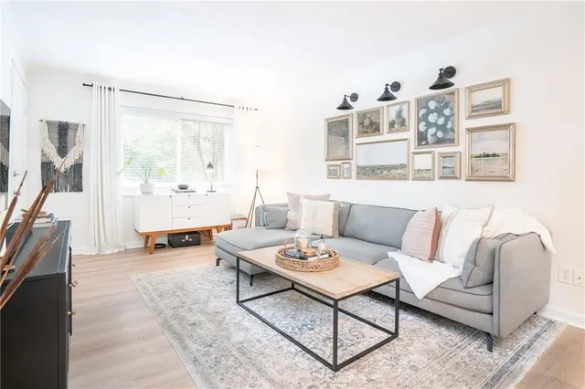 $1,700 | 100 Biscayne Drive Northwest, Unit D1, Atlanta, GA 30309