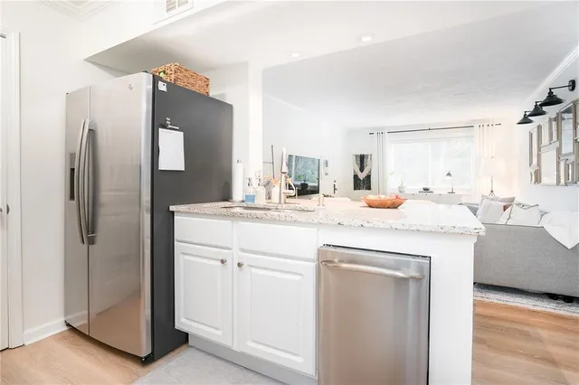 $1,700 | 100 Biscayne Drive Northwest, Unit D1, Atlanta, GA 30309