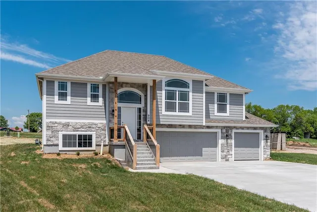 $499,950 | Lot 2 Evans Road, Tonganoxie, KS 66086