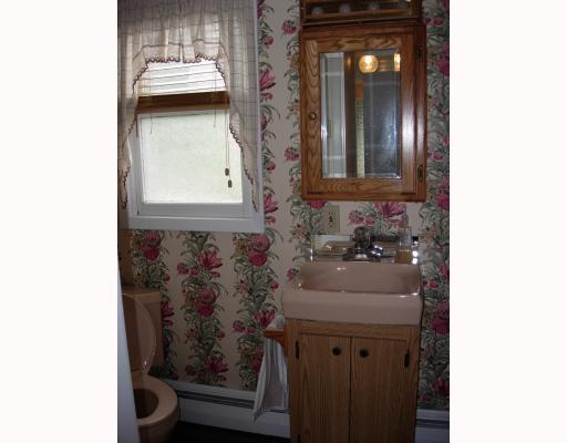131 Pine Road Pittsburgh, PA 15237 - Photo 11 of 18 1st Floor Plan. 1st floor full bath with standing shower.