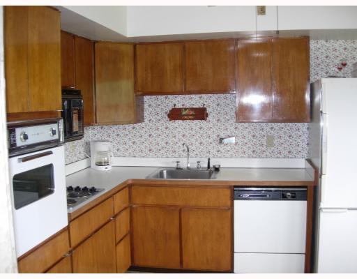 131 Pine Road Pittsburgh, PA 15237 - Photo 12 of 18 Kitchen. Spacious kitchen with eat in area. All appliances included