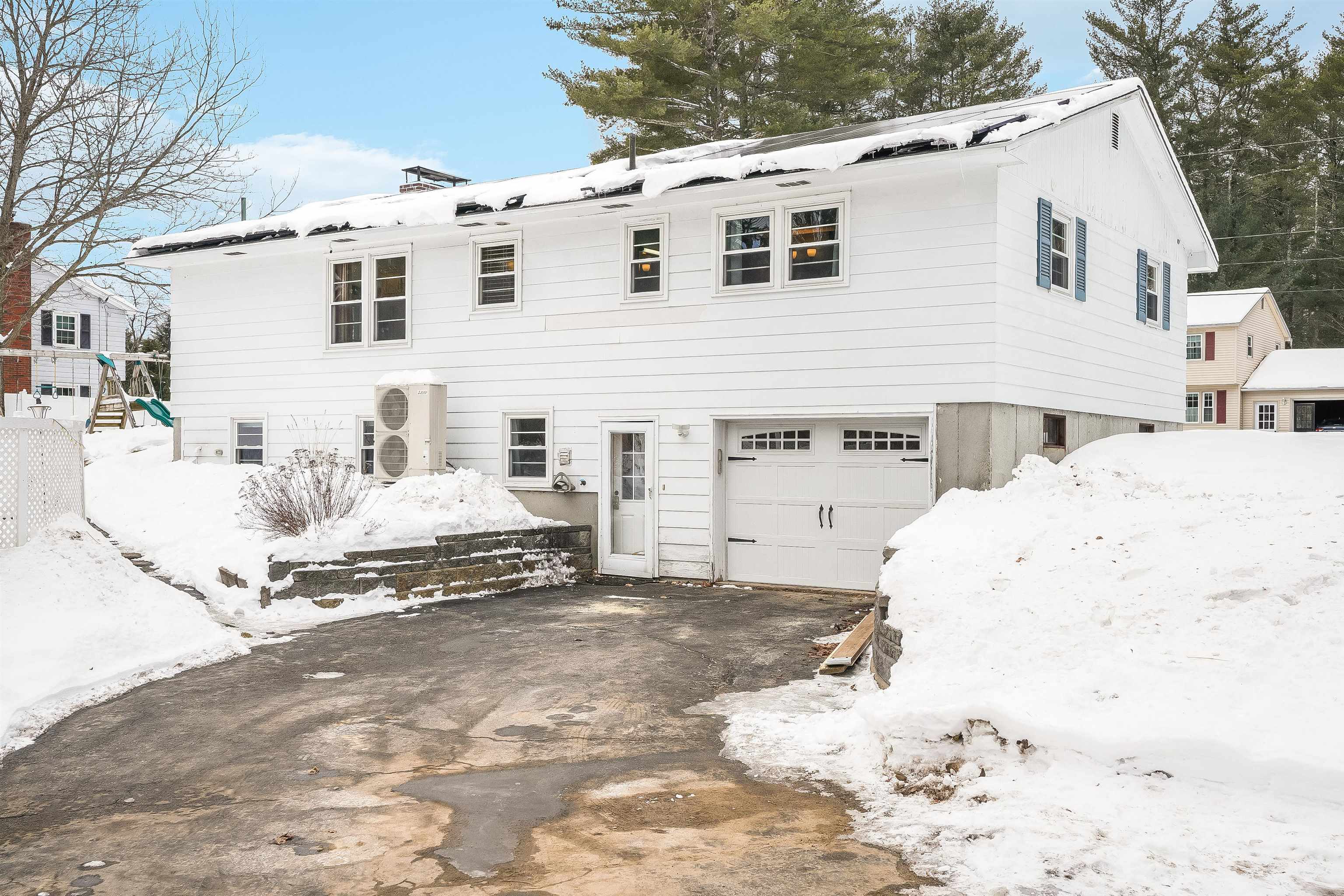 11 Pinecrest Drive Goffstown, NH 03045 - Photo 2 of 56