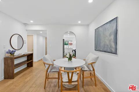 $1,189,000 | 1443 25th Street, Unit 2, Santa Monica, CA 90404