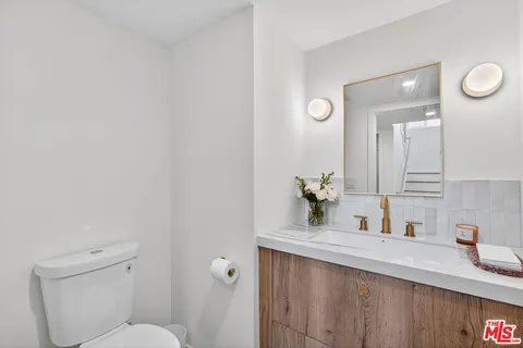 $1,189,000 | 1443 25th Street, Unit 2, Santa Monica, CA 90404