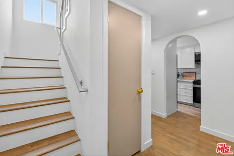 $1,189,000 | 1443 25th Street, Unit 2, Santa Monica, CA 90404