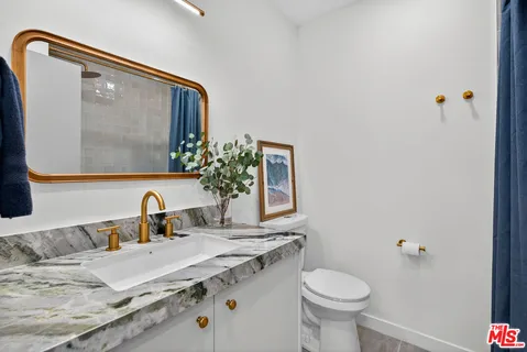 $1,189,000 | 1443 25th Street, Unit 2, Santa Monica, CA 90404