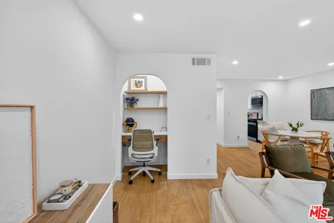 $1,189,000 | 1443 25th Street, Unit 2, Santa Monica, CA 90404