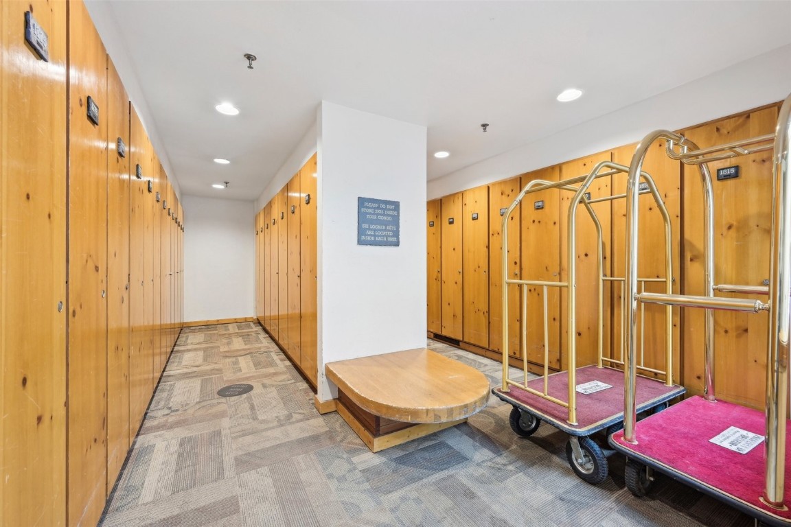 22340 Highway 6, Unit 1788 Keystone, CO 80435 - Photo 20 of 21 a spacious bathroom with a mirror