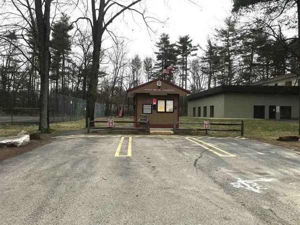 $1,800 | 13 Strawberry Bank Road, Unit 18, Nashua, NH 03062