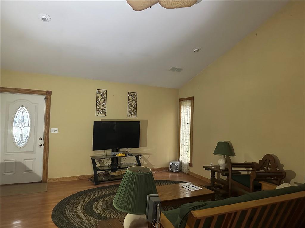 249 Clinton Road Freeport, PA 16229 - Photo 4 of 19
