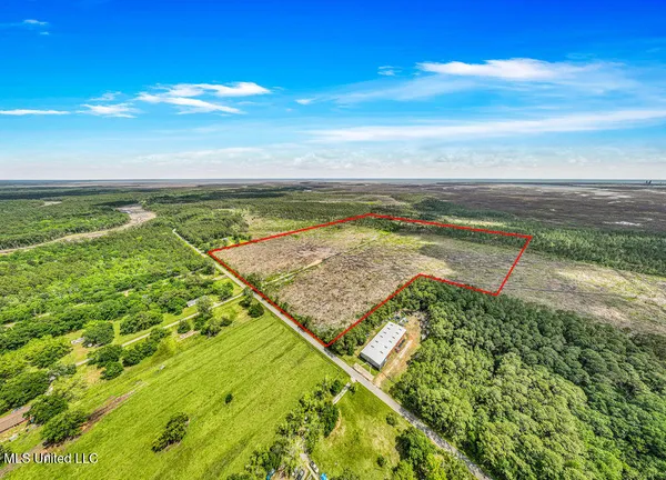 $81,180 | 3 Bayou Cumbest Road, Moss Point, MS 39562