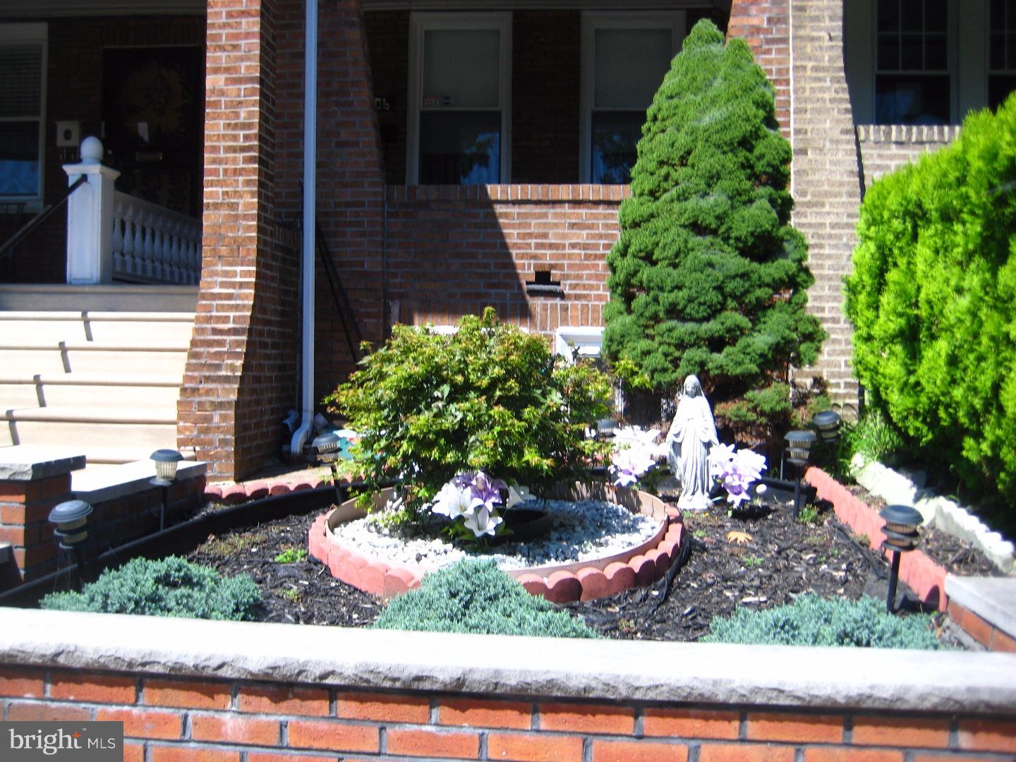 706 Marlyn Road Philadelphia, PA 19151 - Photo 3 of 25