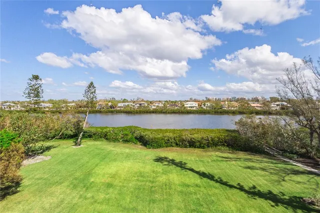 a view of a tennis court