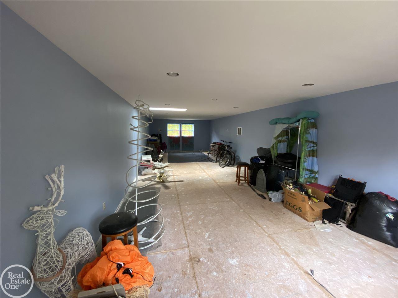 2915 Riverside Drive Port Huron, MI 48060 - Photo 91 of 92 50043826-90.JPG