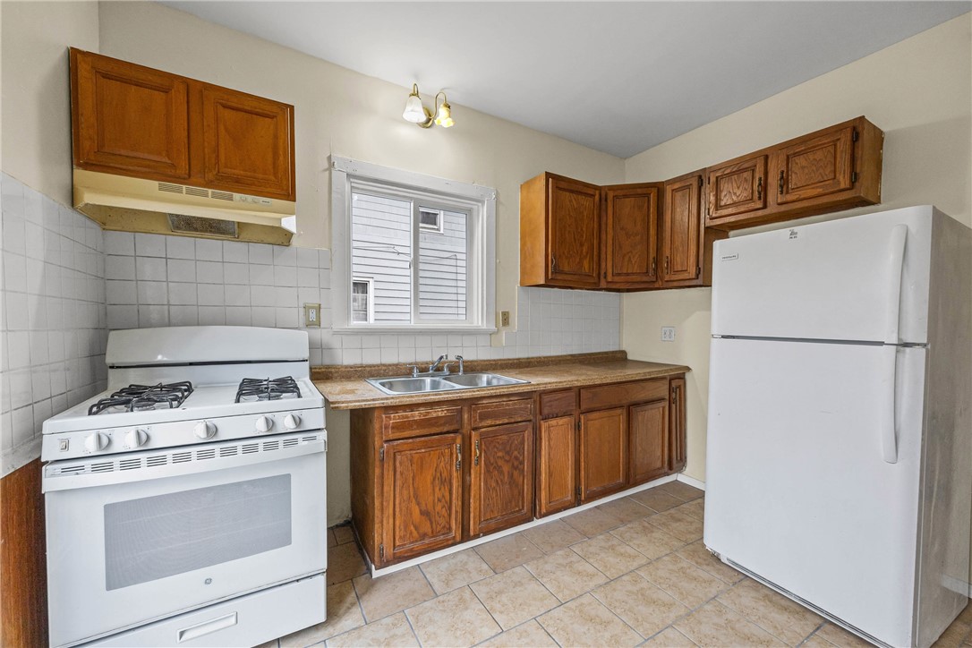 241 Avis Street Rochester, NY 14615 - Photo 7 of 28