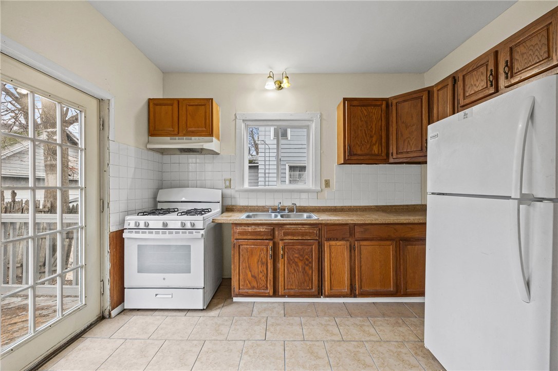 241 Avis Street Rochester, NY 14615 - Photo 8 of 28