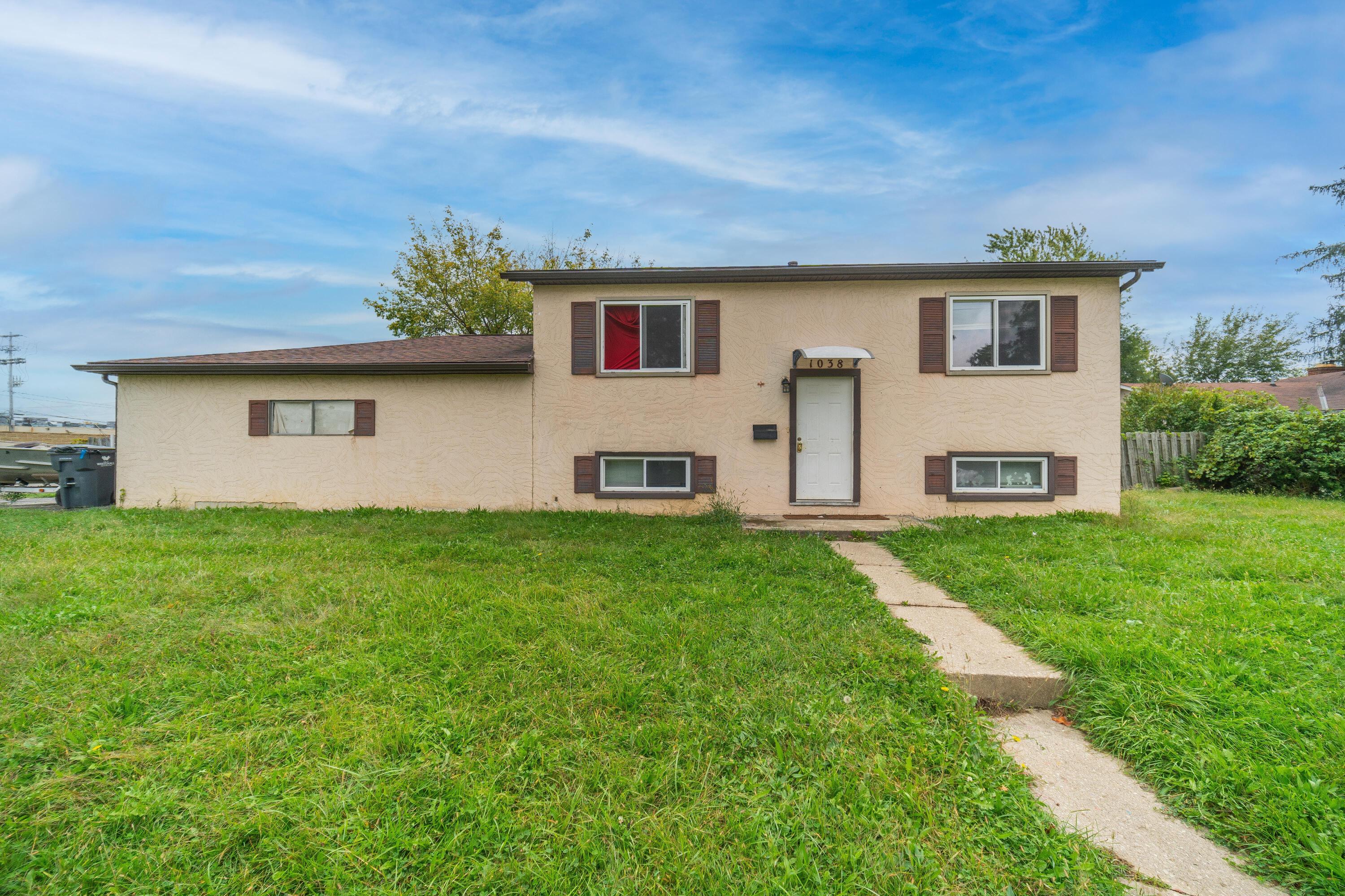 1038 Ross Road Columbus, OH 43227 - Photo 2 of 14
