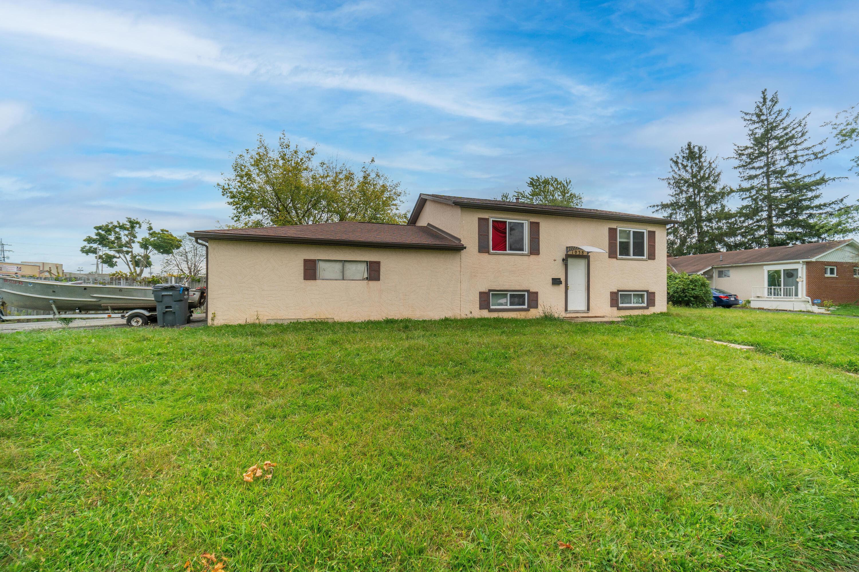 1038 Ross Road Columbus, OH 43227 - Photo 4 of 14