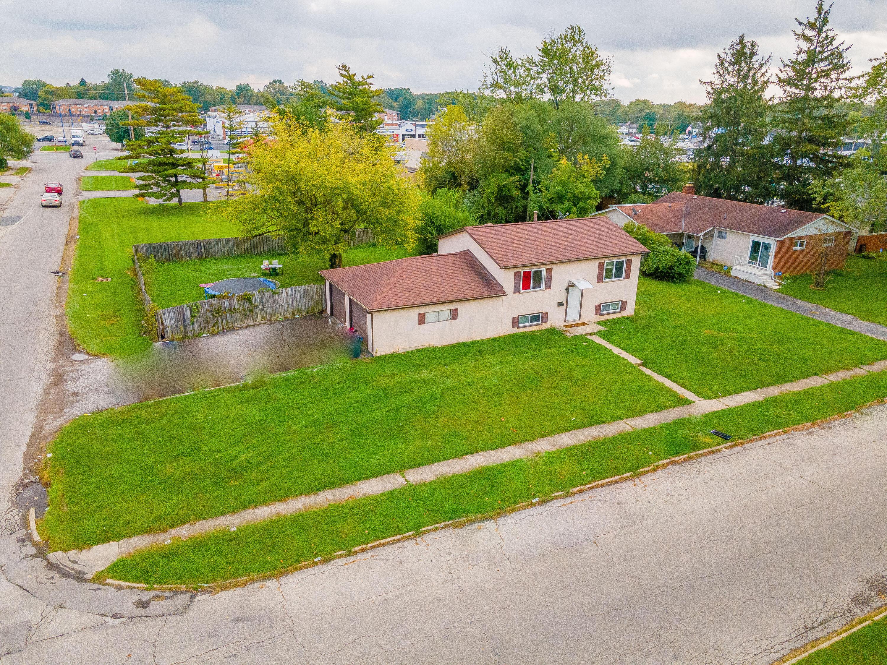 1038 Ross Road Columbus, OH 43227 - Photo 5 of 14