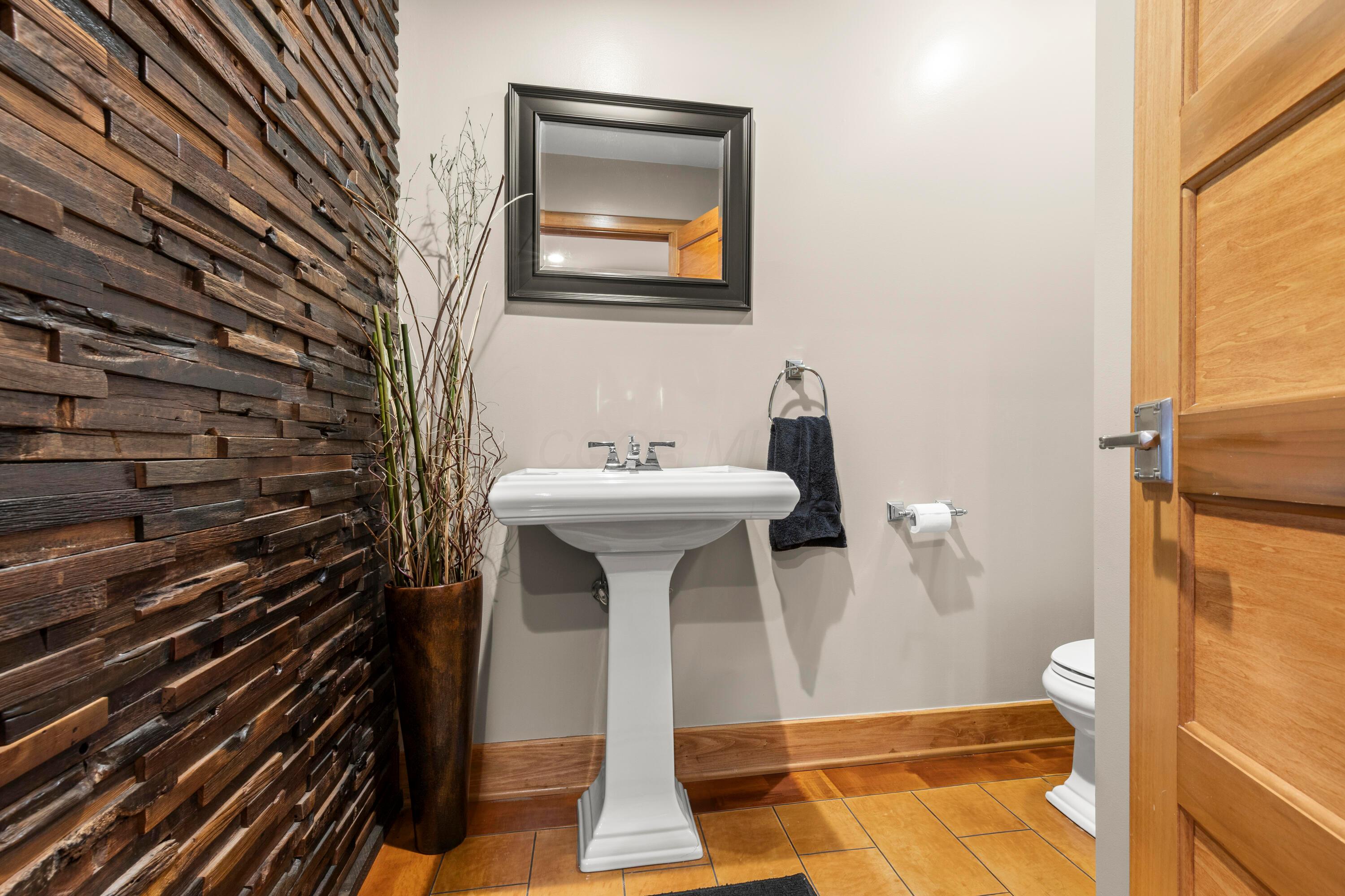 7860 Schott Road Westerville, OH 43081 - Photo 32 of 71 31. Half Bath