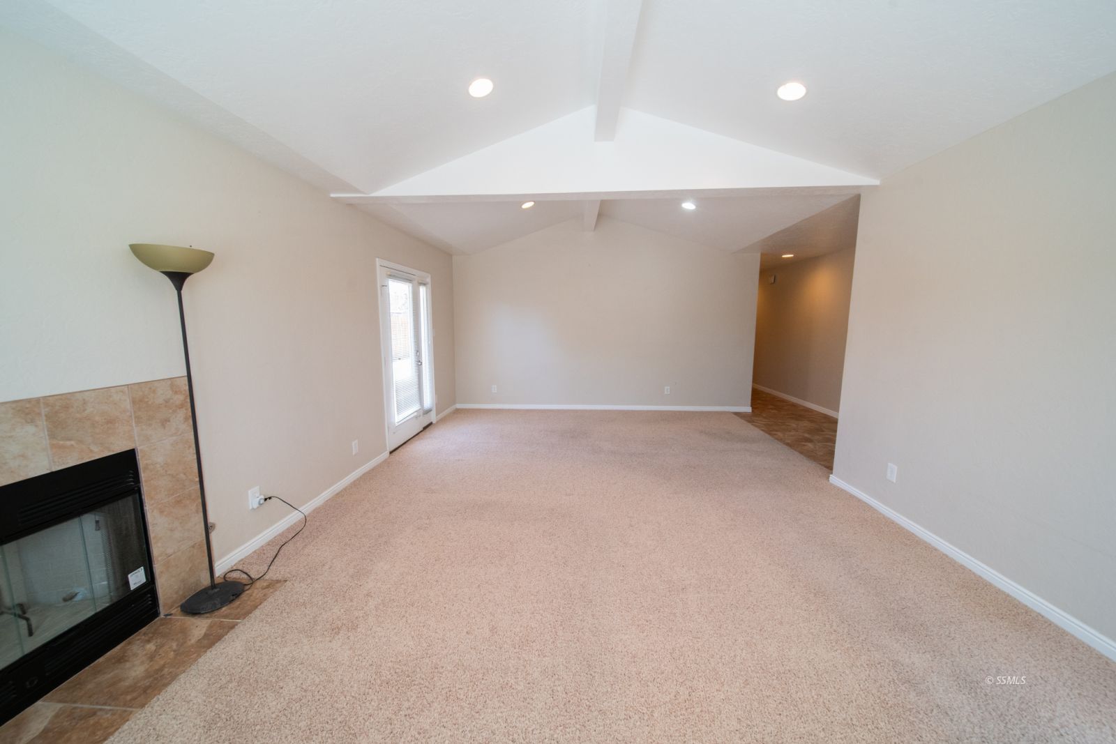 1144 West Willow Avenue Ridgecrest, CA 93555 - Photo 3 of 33 Gallery Image 3
