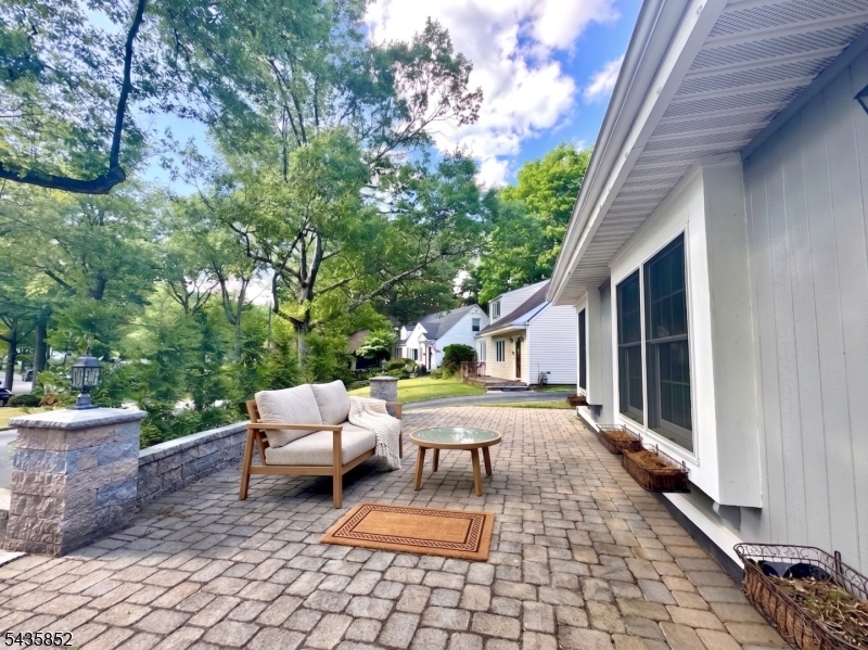 15 Nestro Road West Orange, NJ 07052 - Photo 3 of 33