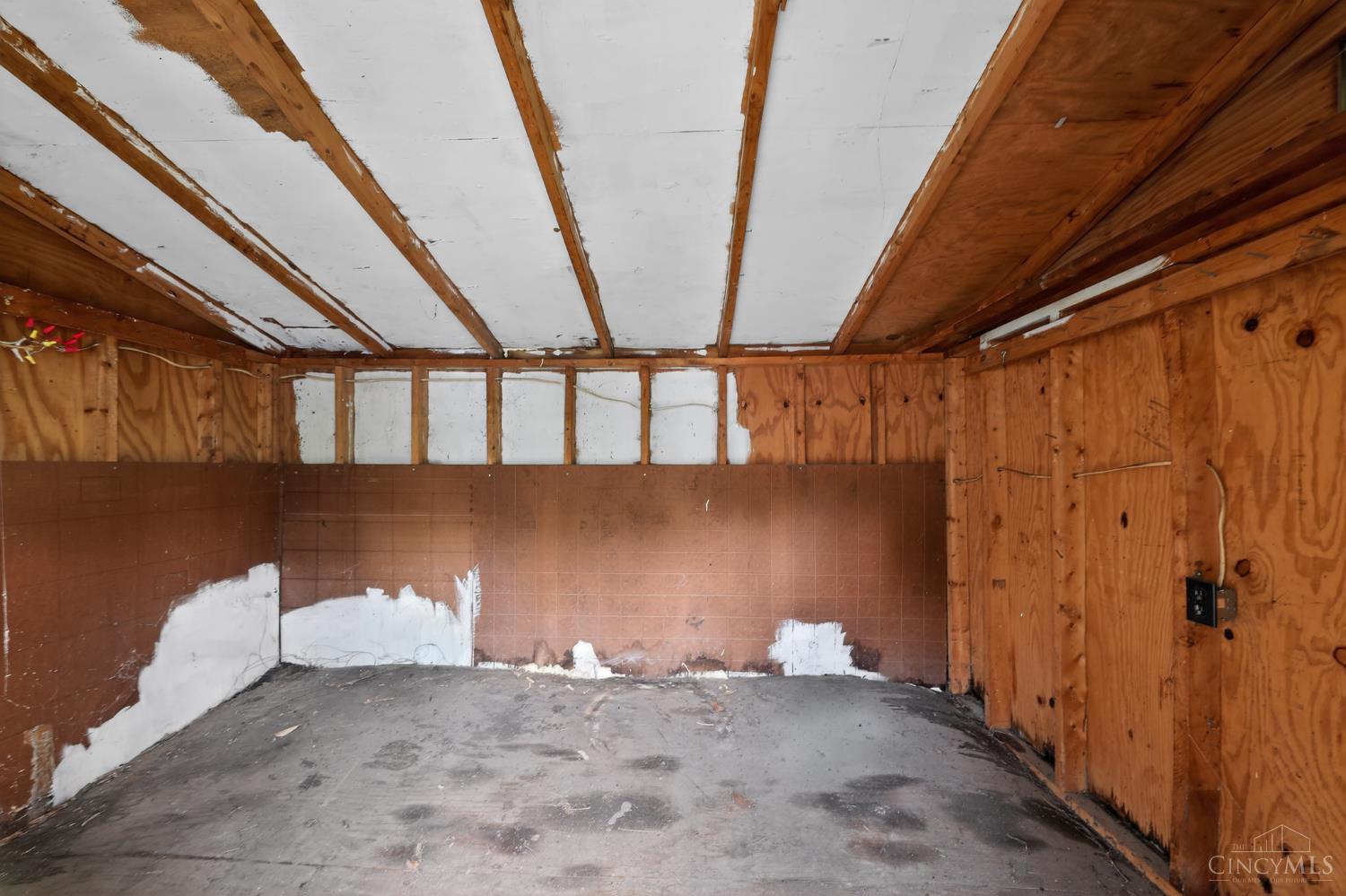 218 Ridgeway Road Cincinnati, OH 45216 - Photo 20 of 30