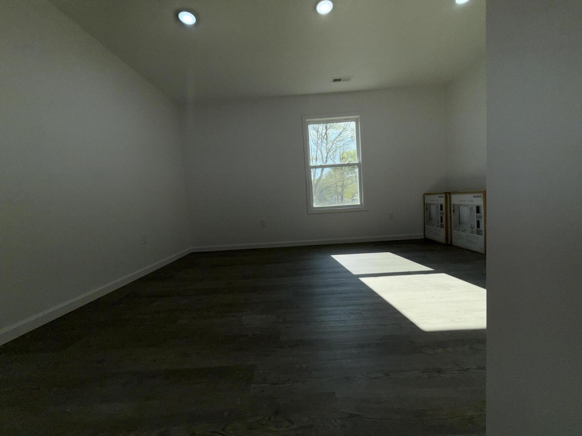 414 Belvoir Road Kingsford Heights, IN 46346 - Photo 7 of 25 2000x1500