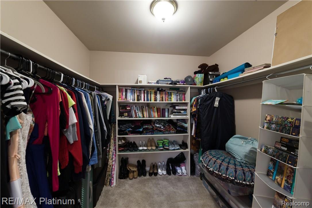 13510 Rohn Road Fenton, MI 48430 - Photo 15 of 31 11. Master Closet