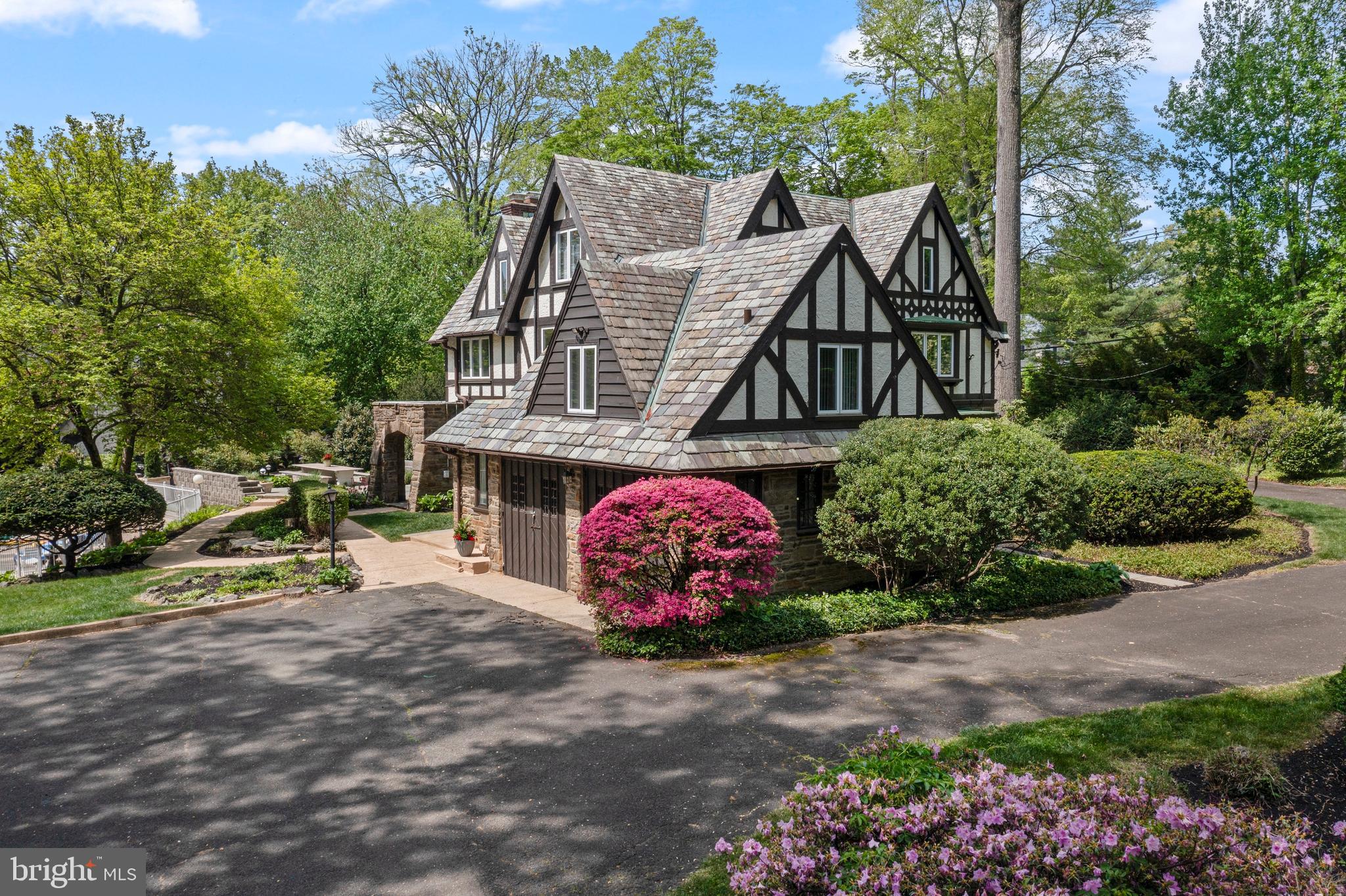 857 Meetinghouse Road Rydal, PA 19046 - Photo 66 of 93 a view of a house with backyard and sitting area