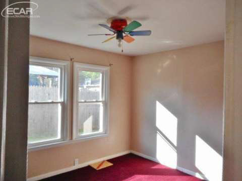 5303 Flushing Road Flushing, MI 48433 - Photo 7 of 18 20440697-6.JPG