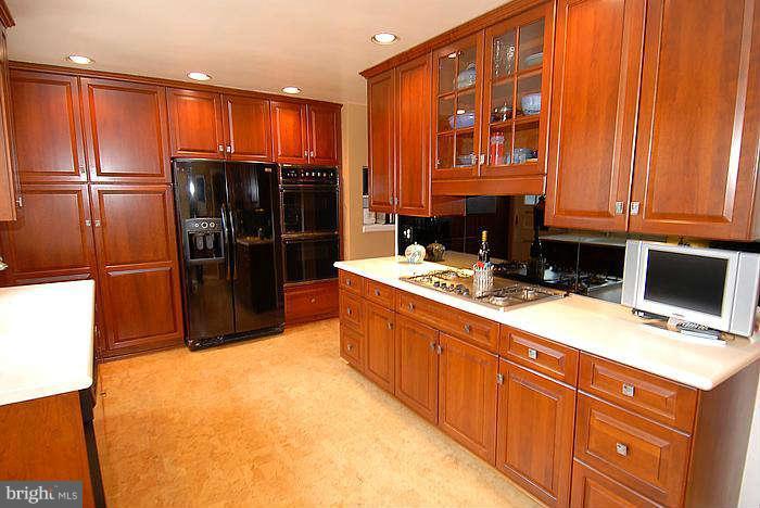 19413 Frederick Road Germantown, MD 20876 - Photo 2 of 30 Kitchen
