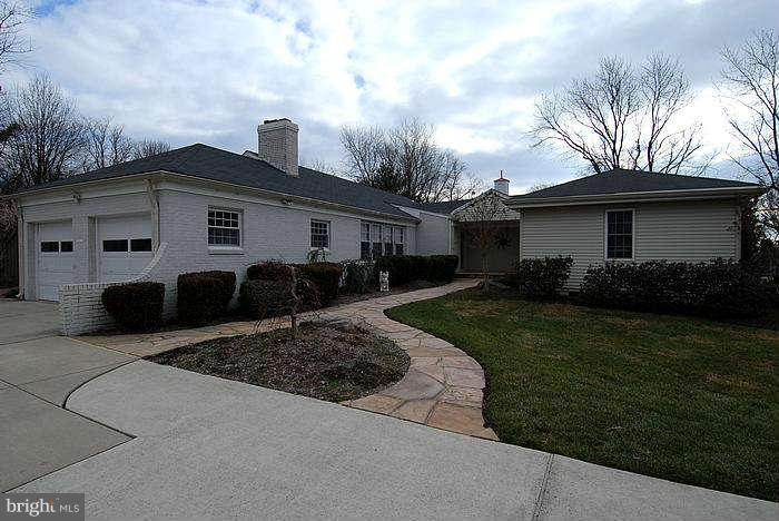 19413 Frederick Road Germantown, MD 20876 - Photo 11 of 30 Exterior (Front)