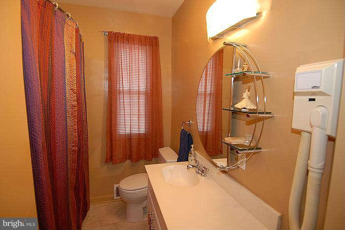 19413 Frederick Road Germantown, MD 20876 - Photo 21 of 30 Bath
