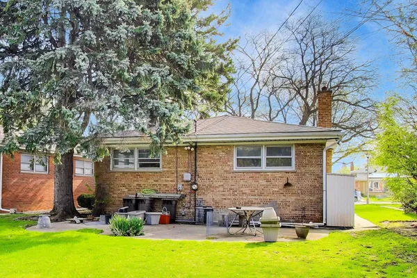 $3,000 | 8840 Keeler Avenue, Skokie, IL 60076