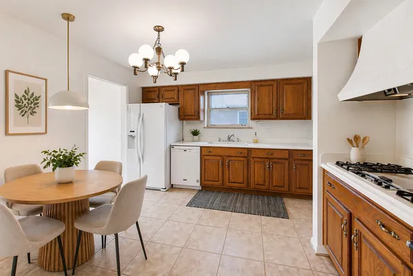 $3,000 | 8840 Keeler Avenue, Skokie, IL 60076